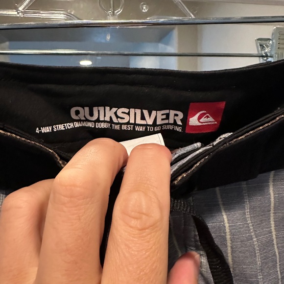 Quicksilver board shorts size 28 - Picture 3 of 6
